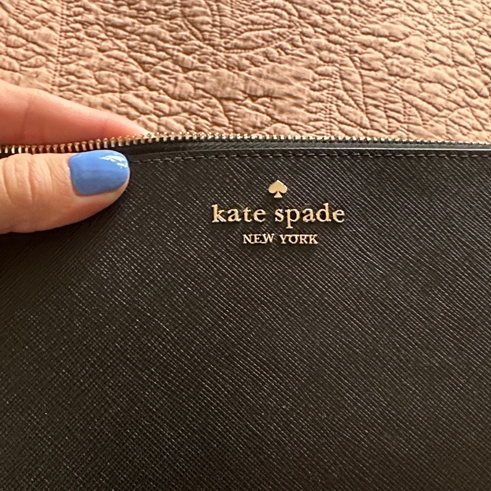 kate spade black wristlet clutch with gold logo - Picture 5 of 5